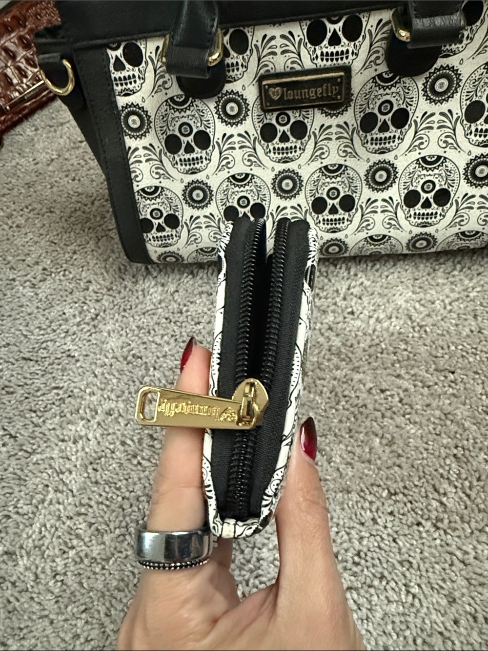 Loungefly Black & White Sugar Skull Tote with Matching Wallet - Picture 3 of 10